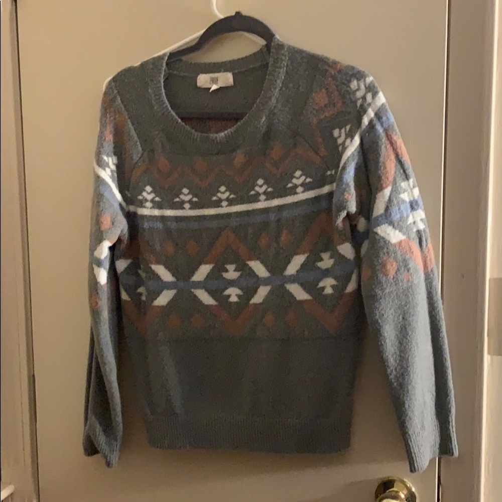 Pattern sweater